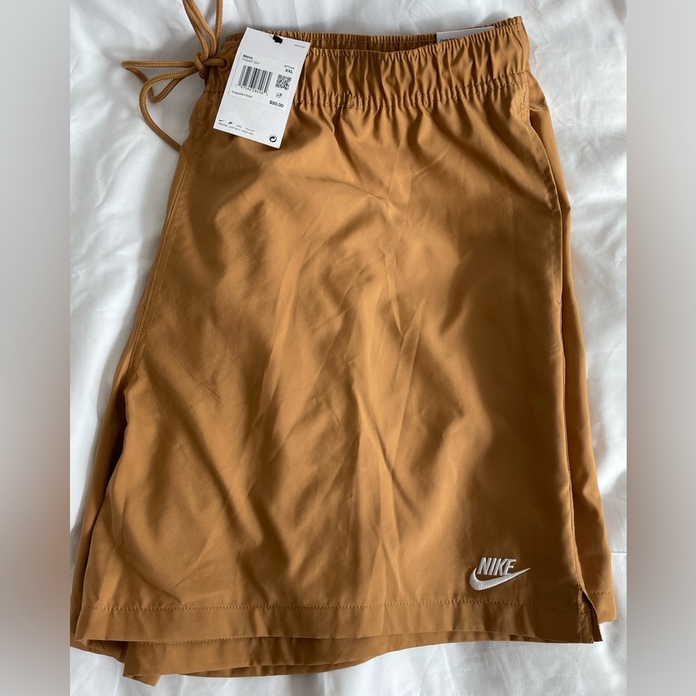 🆕 Nike Club Men's Woven Flow Shorts. Flax/White. Size(s): XL, 2XL. *NWT* - Picture 5 of 16
